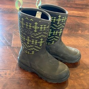 Muck Boots Rugged II size 1 kids